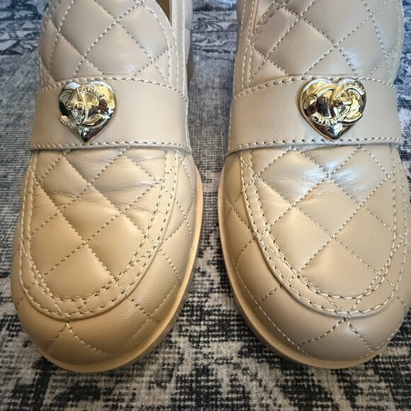 CHANEL Lambskin Quilted CC Heart Loafers in Beige size 40 - never worn - Picture 4 of 16